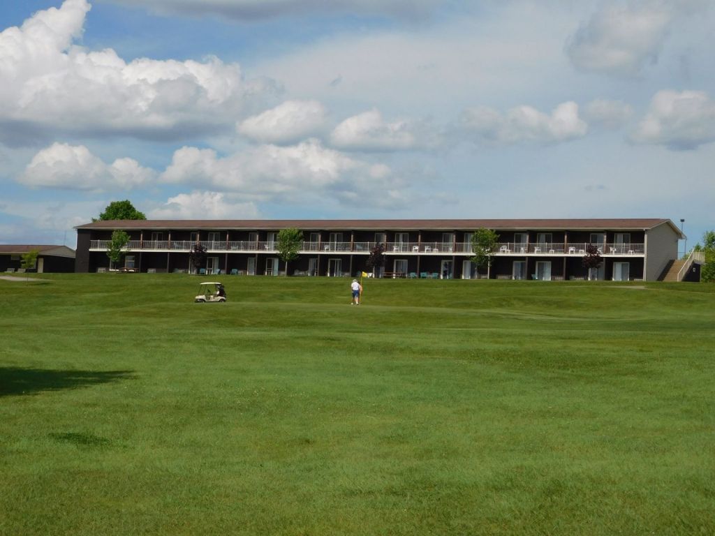 view of the guest rooms at Cross Creek Resort